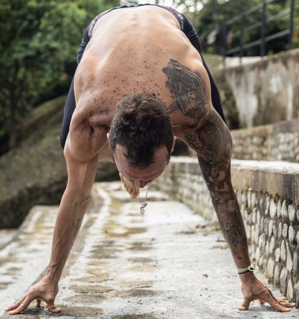 cupón de descuento yoga balance de brazos